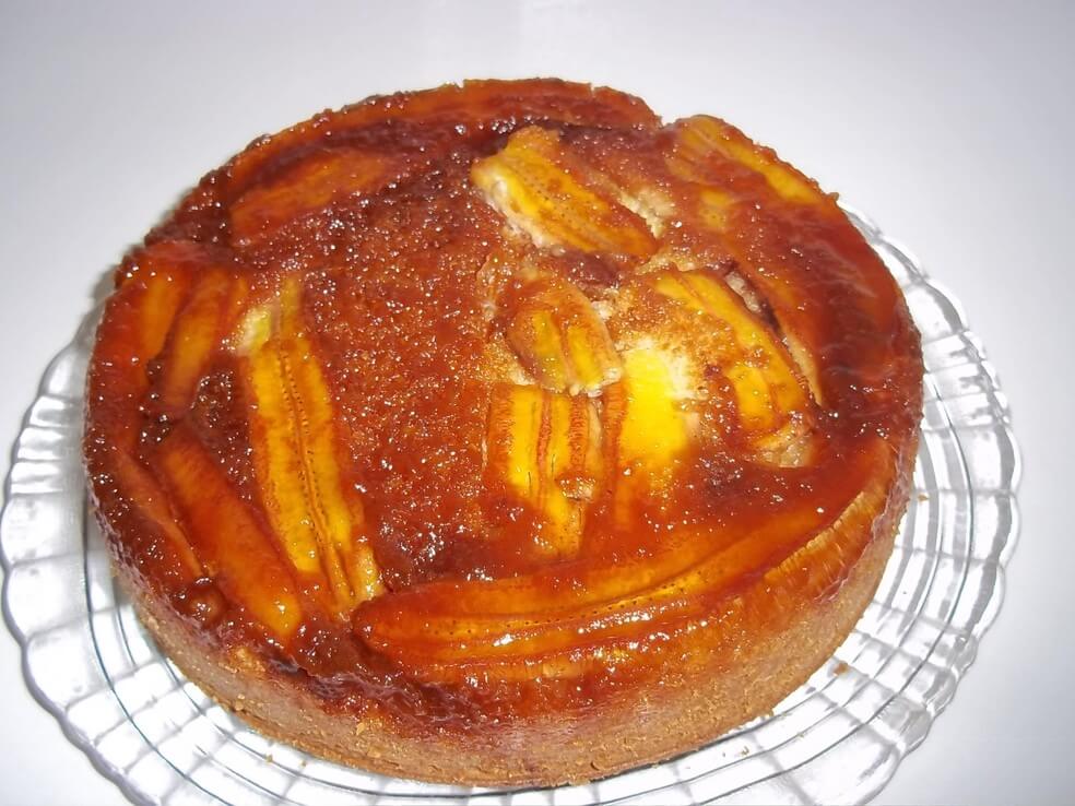 Bolo de banana caramelizada